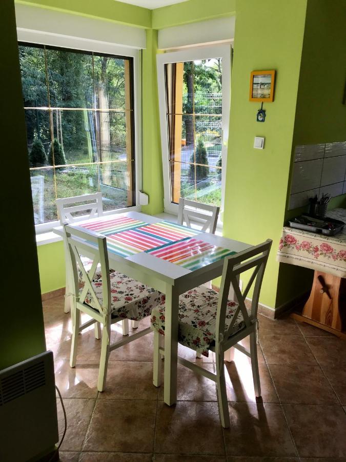 Zolty Domek Nad Jeziorem Lubniewice Exterior foto